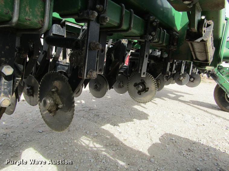 image for item DE6710 Great Plains 2SNT30 Solid Stand no-till grain drill