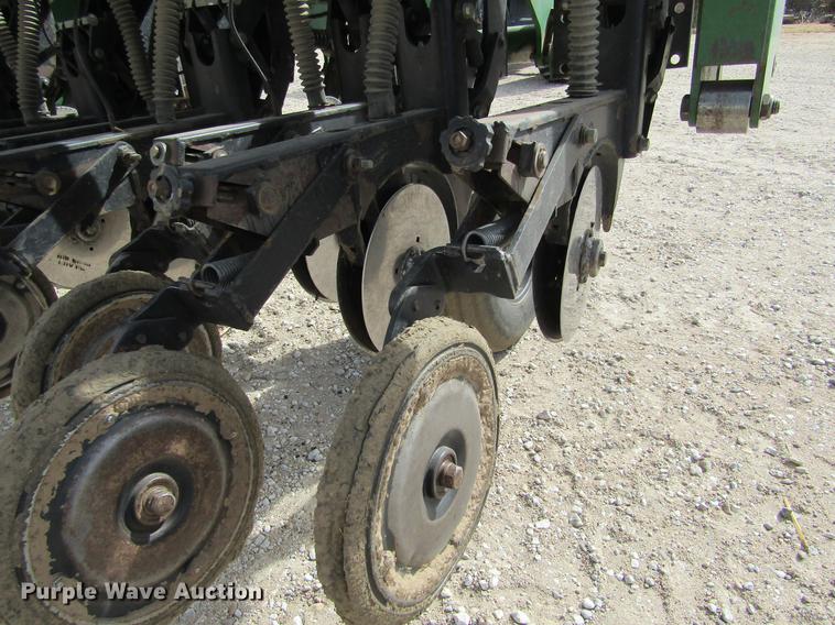 image for item DE6710 Great Plains 2SNT30 Solid Stand no-till grain drill