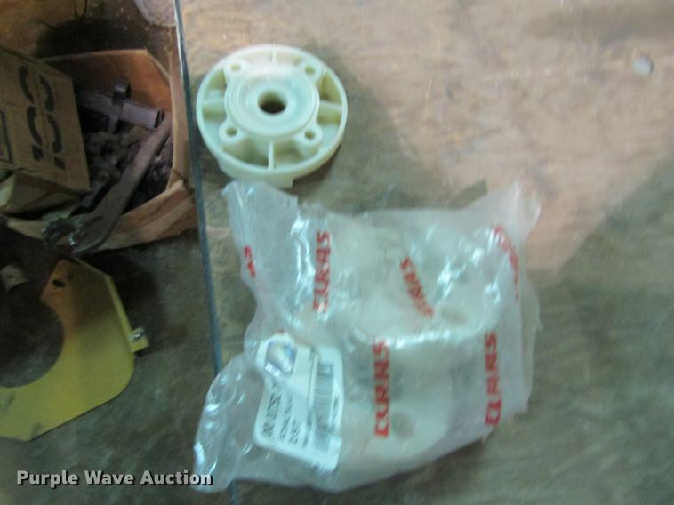 image for item DE6711 1998 Lexion 460 combine