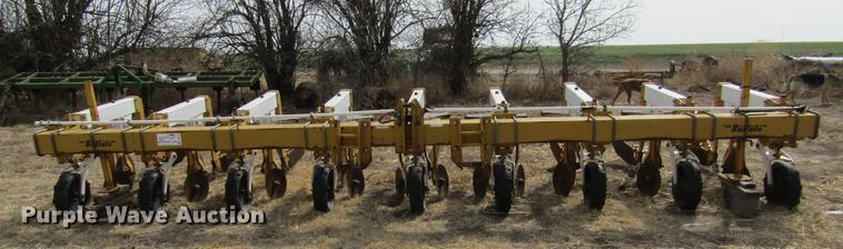 image for item DE6713 1994 Buffalo 63000830 cultivator