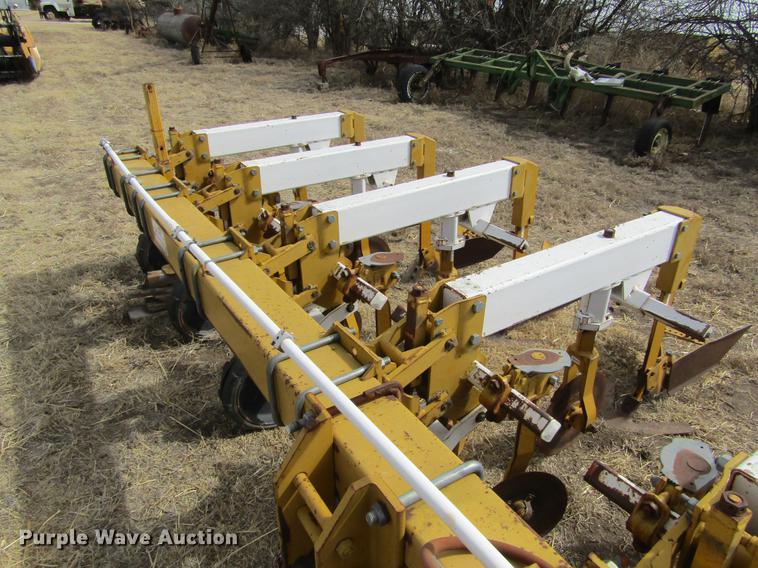 image for item DE6713 1994 Buffalo 63000830 cultivator