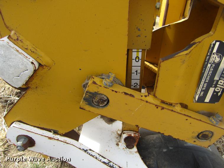 image for item DE6713 1994 Buffalo 63000830 cultivator