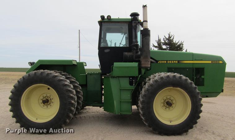 image for item DE6715 1992 John Deere 8560 4WD tractor