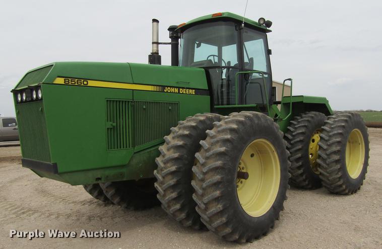 image for item DE6715 1992 John Deere 8560 4WD tractor