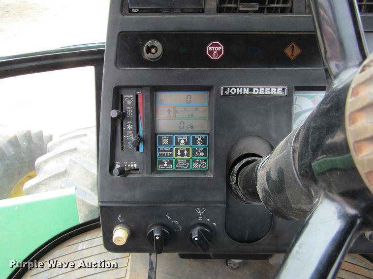 image for item DE6715 1992 John Deere 8560 4WD tractor