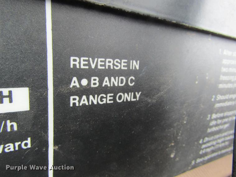 image for item DE6715 1992 John Deere 8560 4WD tractor