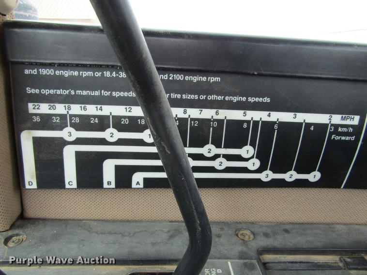 image for item DE6715 1992 John Deere 8560 4WD tractor