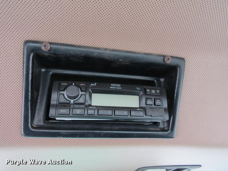 image for item DE6715 1992 John Deere 8560 4WD tractor