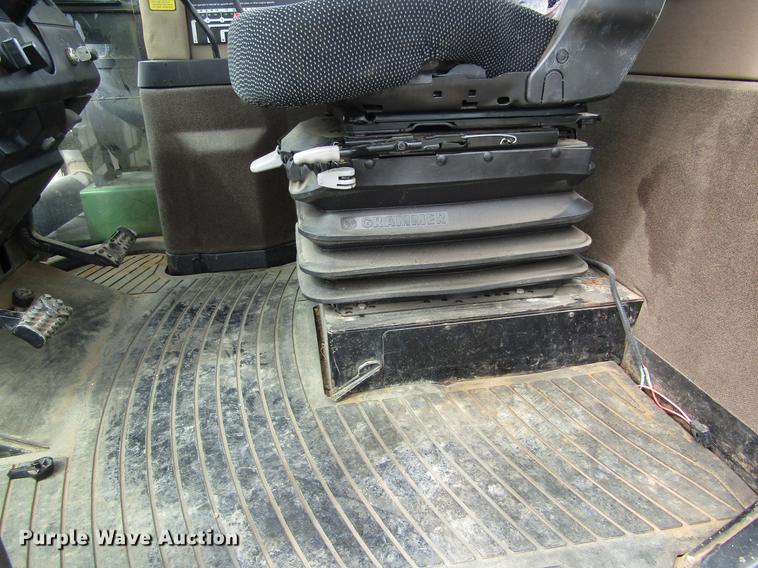 image for item DE6715 1992 John Deere 8560 4WD tractor