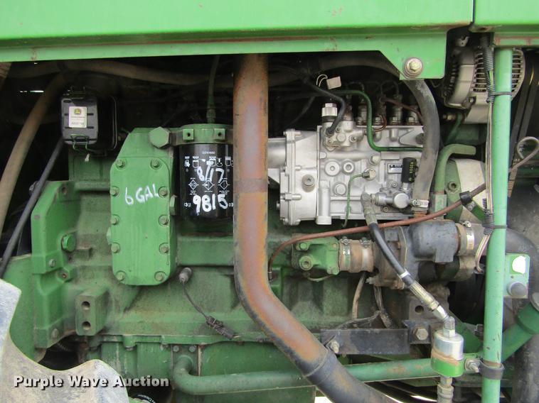 image for item DE6715 1992 John Deere 8560 4WD tractor