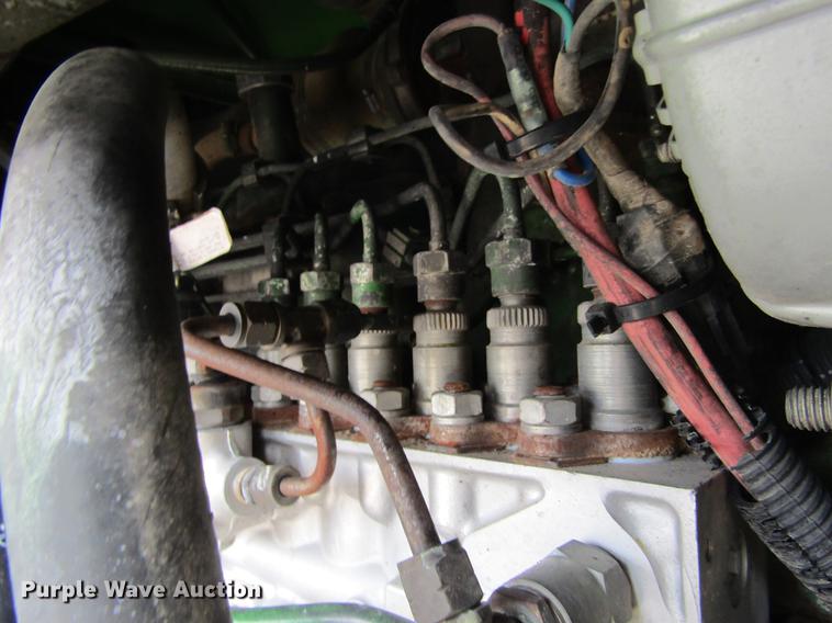 image for item DE6715 1992 John Deere 8560 4WD tractor