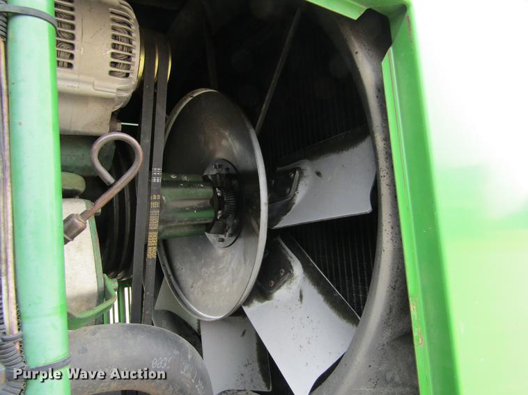 image for item DE6715 1992 John Deere 8560 4WD tractor