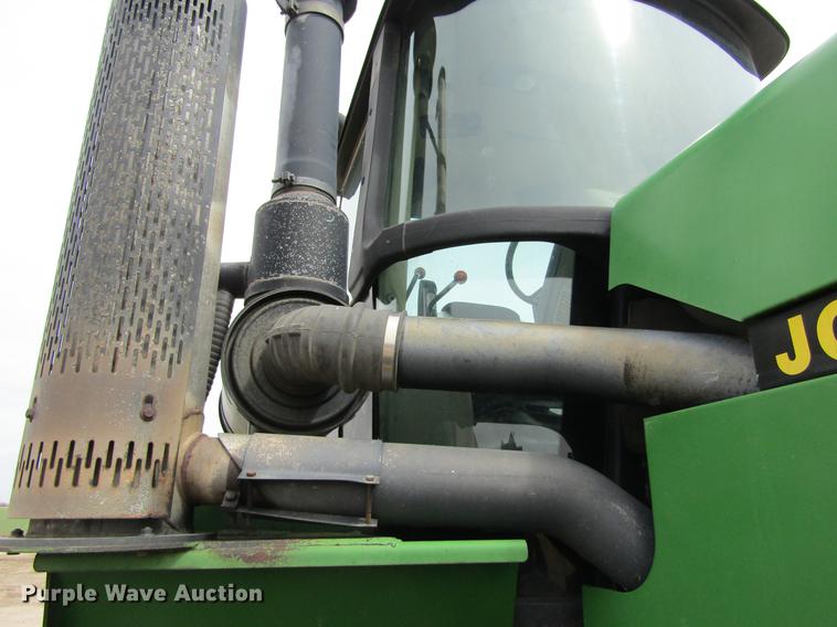 image for item DE6715 1992 John Deere 8560 4WD tractor