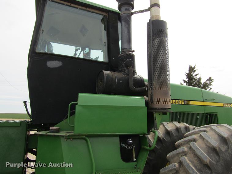 image for item DE6715 1992 John Deere 8560 4WD tractor