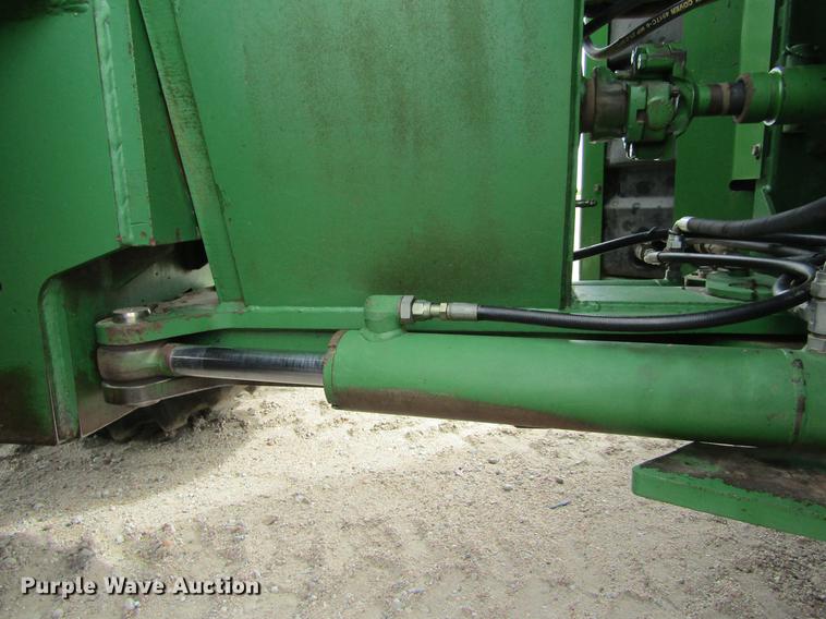 image for item DE6715 1992 John Deere 8560 4WD tractor