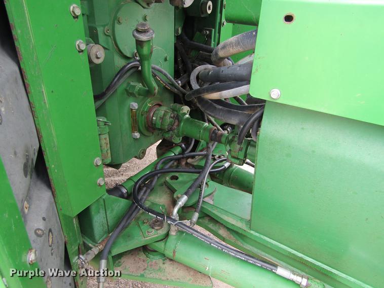 image for item DE6715 1992 John Deere 8560 4WD tractor