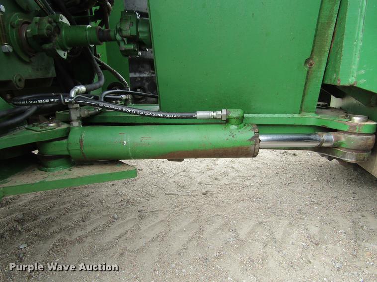 image for item DE6715 1992 John Deere 8560 4WD tractor