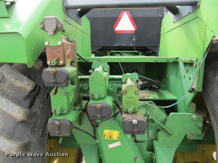 image for item DE6715 1992 John Deere 8560 4WD tractor