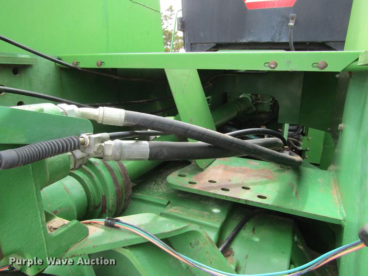 image for item DE6715 1992 John Deere 8560 4WD tractor