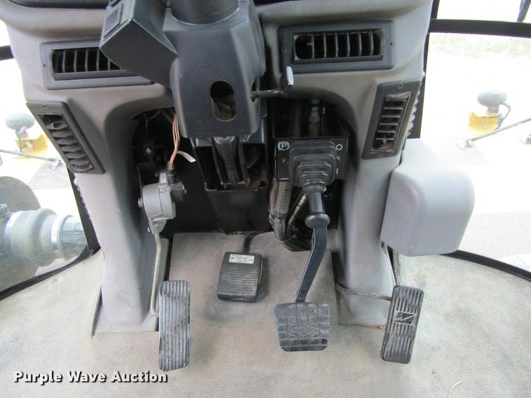 image for item DE6729 2009 Ag-Chem TerraGator 8204 dry applicator