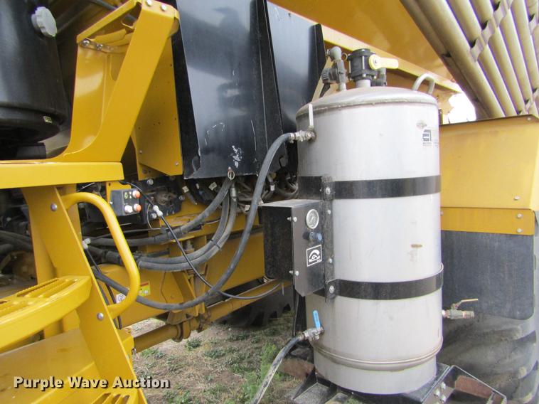 image for item DE6729 2009 Ag-Chem TerraGator 8204 dry applicator