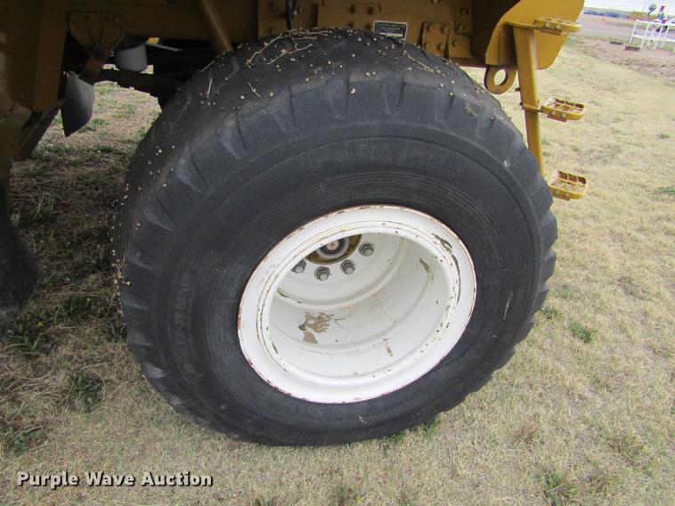 image for item DE6729 2009 Ag-Chem TerraGator 8204 dry applicator