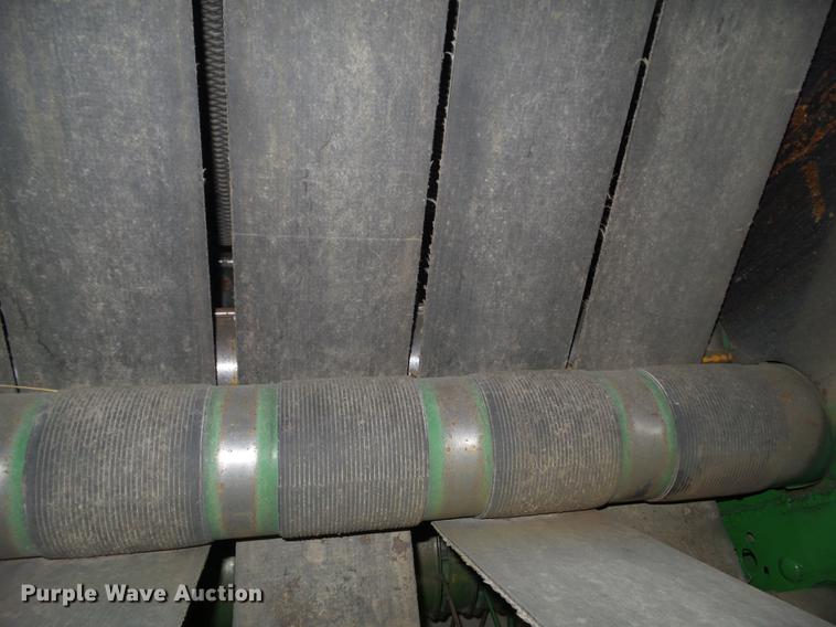 image for item DZ9230 2012 John Deere 568 round baler