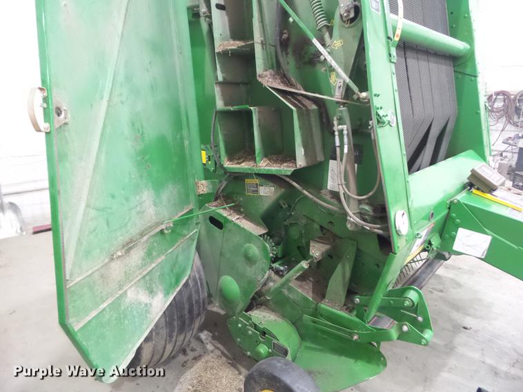 image for item DZ9230 2012 John Deere 568 round baler