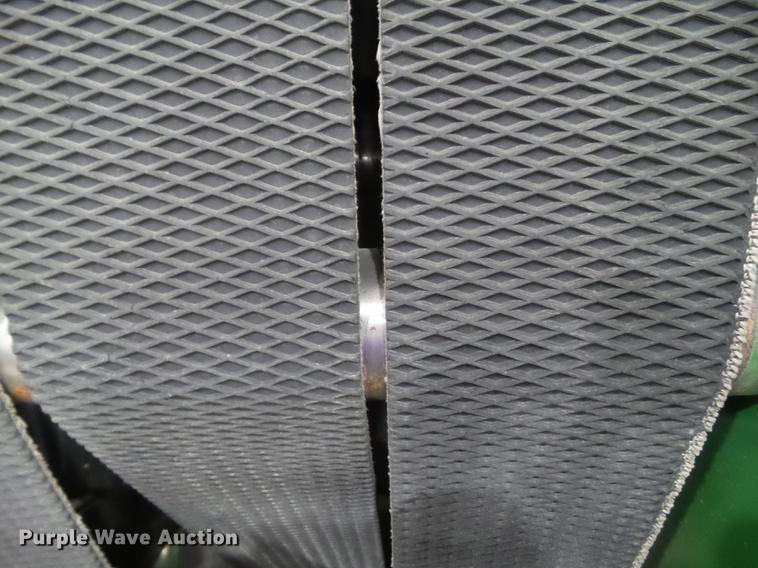 image for item DZ9230 2012 John Deere 568 round baler