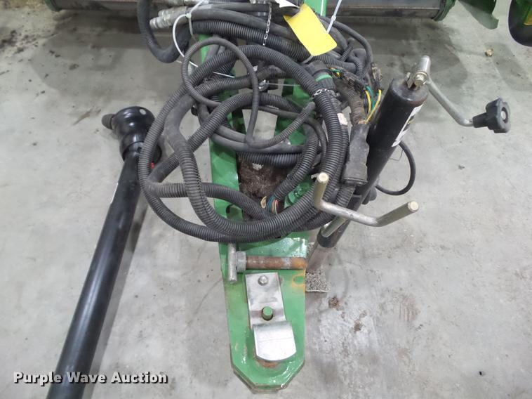 image for item DZ9230 2012 John Deere 568 round baler