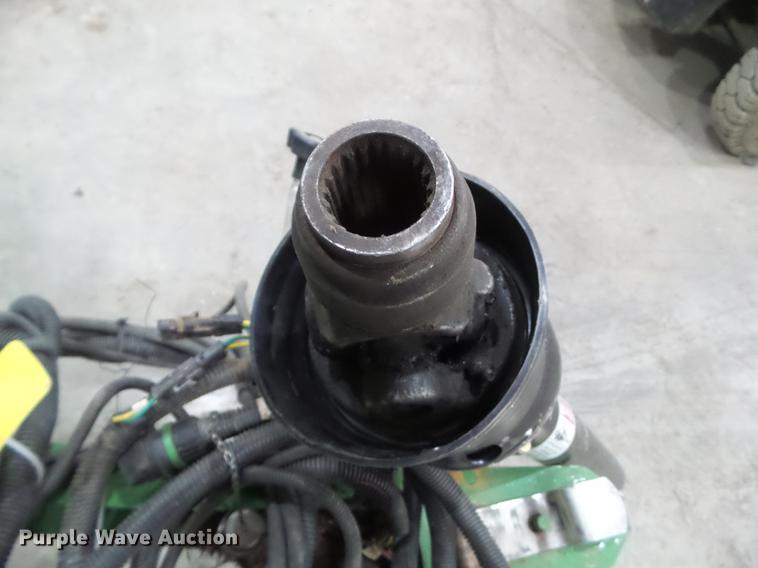 image for item DZ9230 2012 John Deere 568 round baler