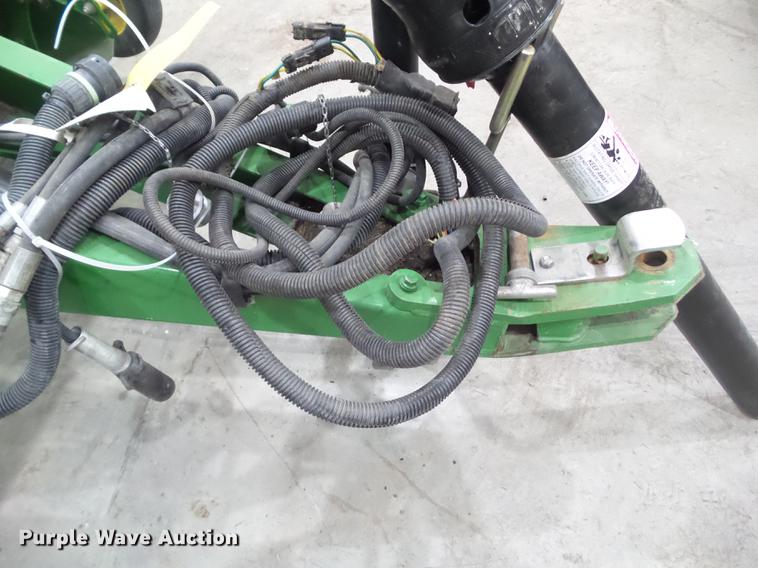 image for item DZ9230 2012 John Deere 568 round baler