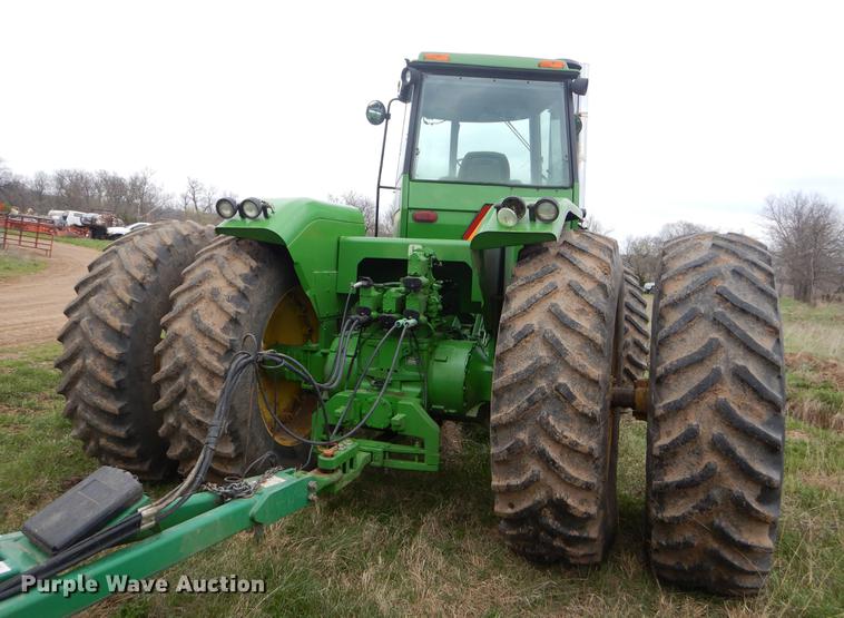 image for item EJ9932 1985 John Deere 8850 4WD tractor