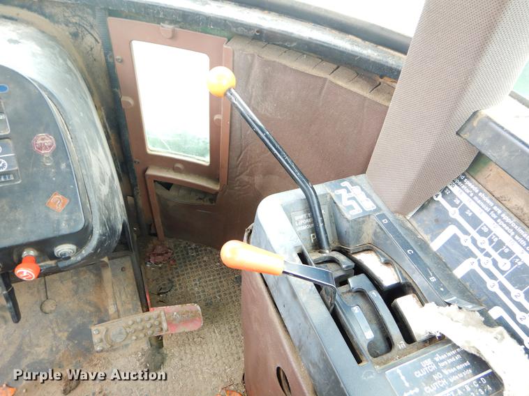 image for item EJ9932 1985 John Deere 8850 4WD tractor