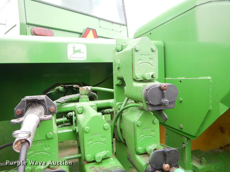 image for item EJ9932 1985 John Deere 8850 4WD tractor