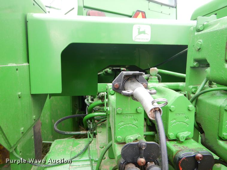image for item EJ9932 1985 John Deere 8850 4WD tractor