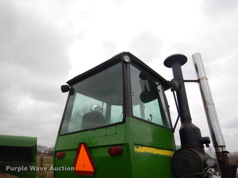 image for item EJ9932 1985 John Deere 8850 4WD tractor