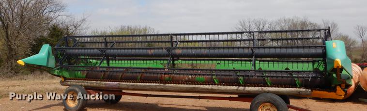 image for item EJ9946 1996 John Deere 925F flex head