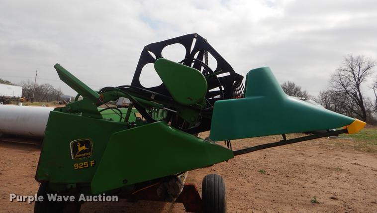 image for item EJ9946 1996 John Deere 925F flex head
