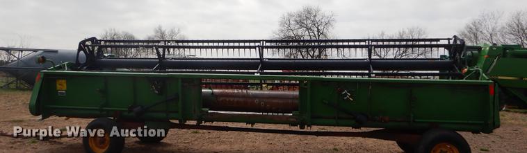 image for item EJ9946 1996 John Deere 925F flex head