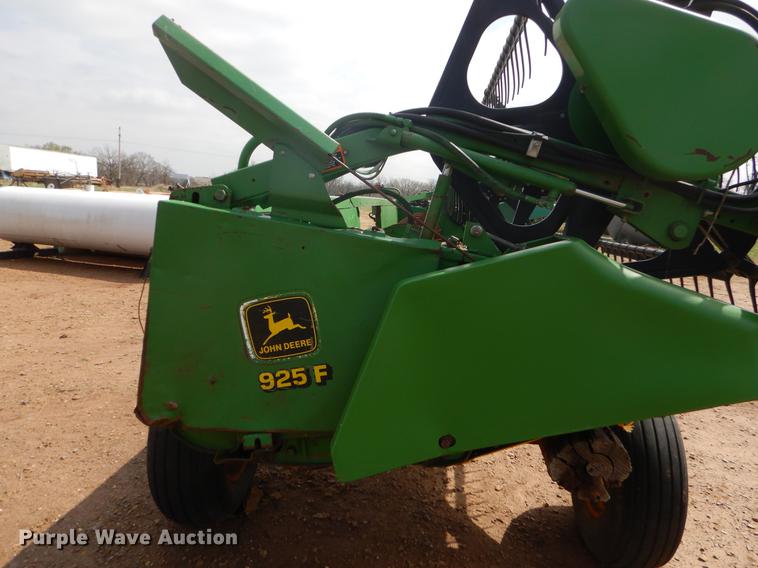 image for item EJ9946 1996 John Deere 925F flex head