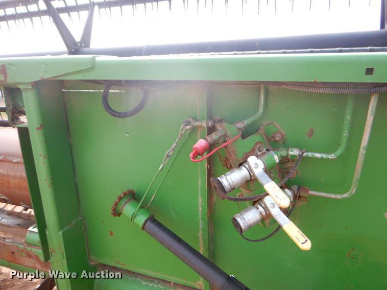 image for item EJ9946 1996 John Deere 925F flex head