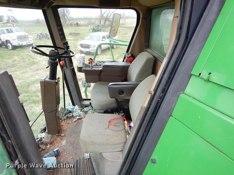 image for item EJ9951 1994 John Deere 9500 combine