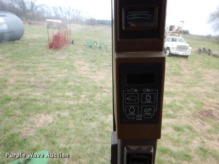 image for item EJ9951 1994 John Deere 9500 combine