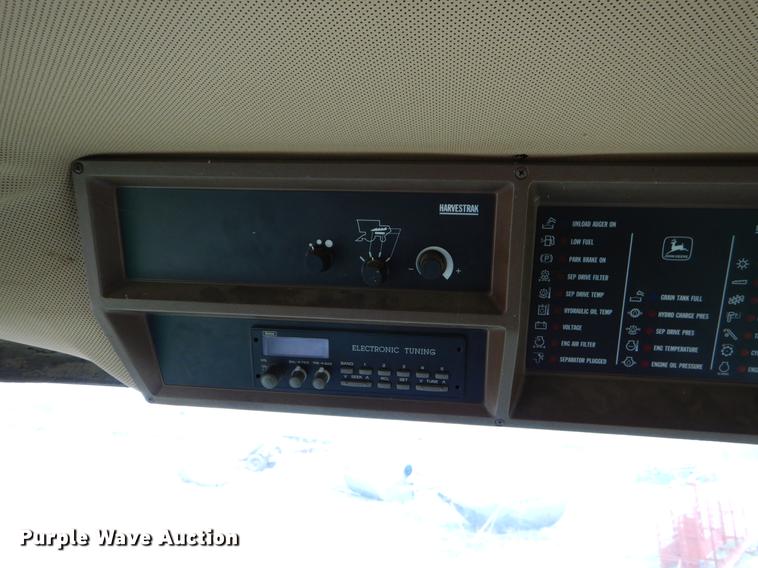 image for item EJ9951 1994 John Deere 9500 combine