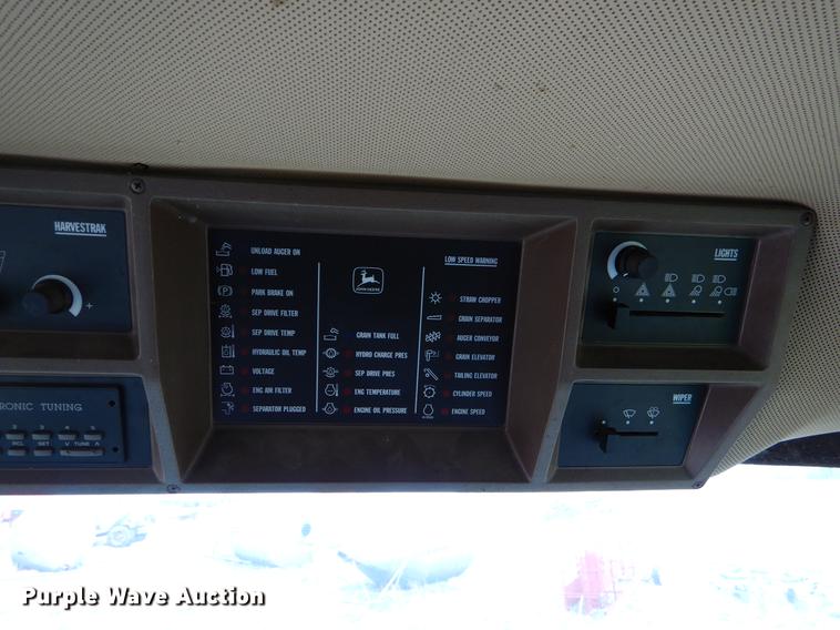 image for item EJ9951 1994 John Deere 9500 combine