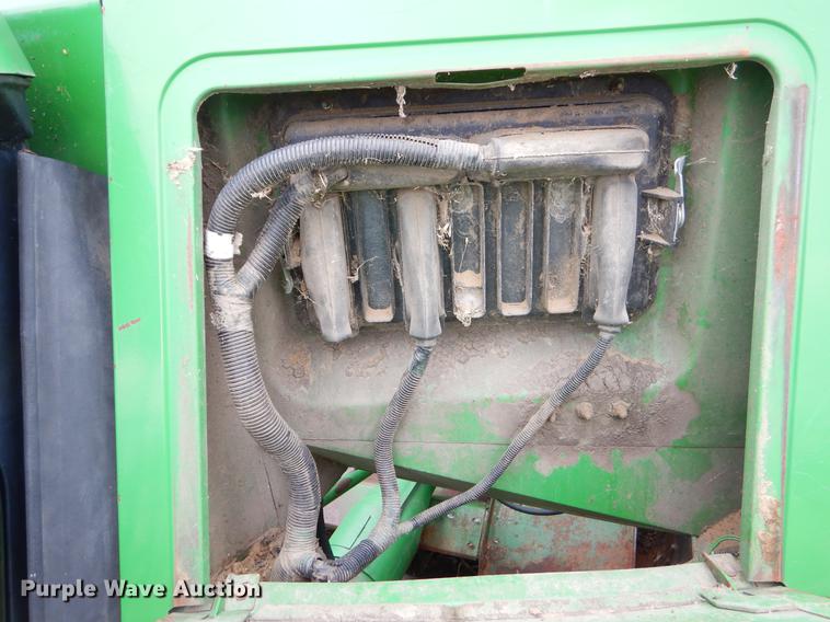 image for item EJ9951 1994 John Deere 9500 combine