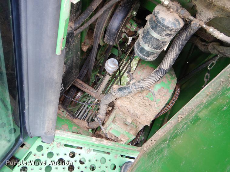 image for item EJ9951 1994 John Deere 9500 combine