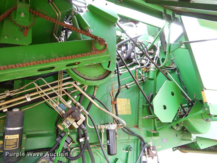 image for item EJ9951 1994 John Deere 9500 combine