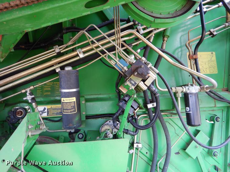 image for item EJ9951 1994 John Deere 9500 combine